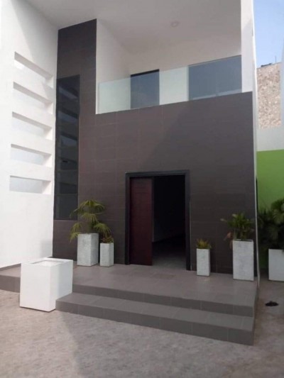 Belle villa duplex 4 chambres avec titre foncier R+1