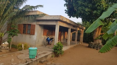 villa 4 chambres salon sur 1 lot dallée