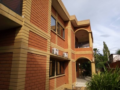 Belle villa duplex 6 chambres avec titre foncier