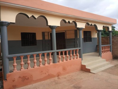 Maison 5 chambres sur démi lot