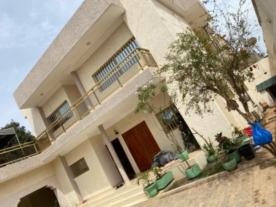 Belle villa duplex 3 chambres avec titre foncier