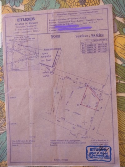 1 lot 3/4  non cloturé tout proche du Lac -Togo