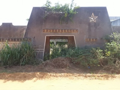 L'Ancien Hotel de L'UNION au bord de N°2  ( 1344m2) avec titre foncier