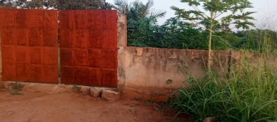 20 lots collés cloturés avec titre foncier