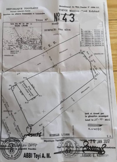 14 lots collés avec titre foncier au bord du goudron