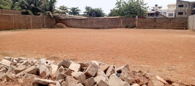 2 lots collés cloturés avec titre foncier