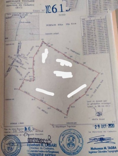 60 hectares collés avec titre foncier à 10km du goudron