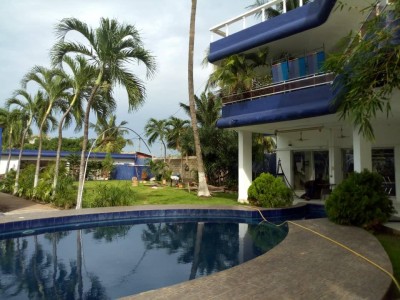 Elegante propriété de 6 chambres *3 salons * piscine
