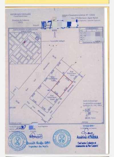 1 lot et démi avec titre foncier à 300m du goudron