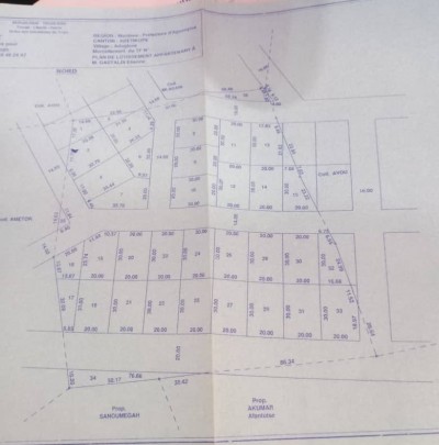 24 lots collés avec titre foncier à 200m du goudron