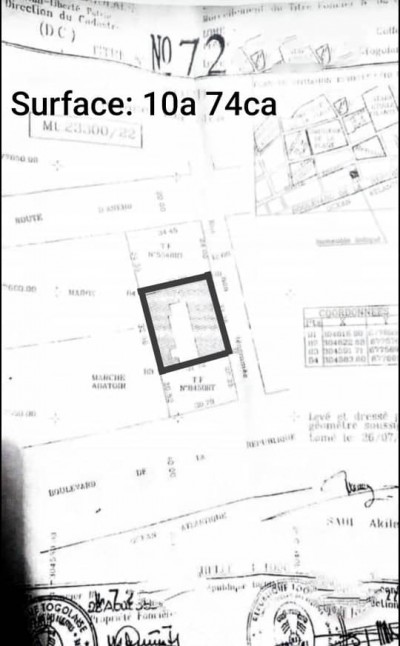 1 lot 3/4 avec titre foncier à 20m du grand boulevard du mono