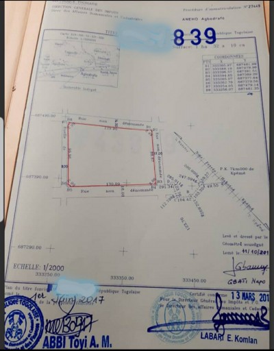 22 lots collés ( 1 hect 32are ) avec titre foncier à 400m du goudron