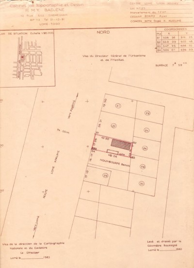 1 lot 1/4 avec 3 tampons au bord du goudron