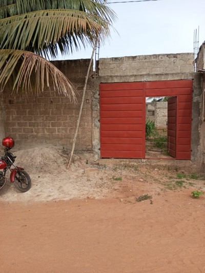 démi lot cloturé avec 1 tampon otr + construction inachévée