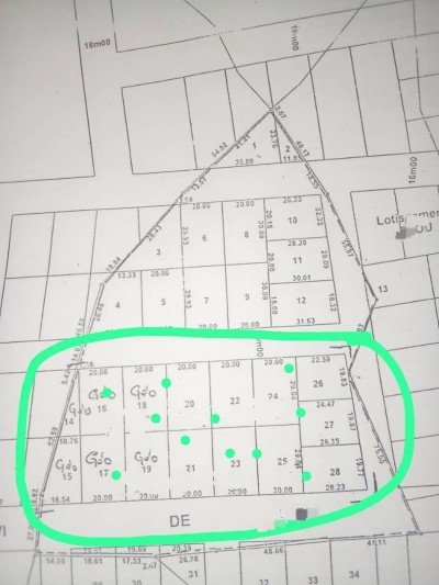 14 lots collés avec titre foncier à 300m du goudron