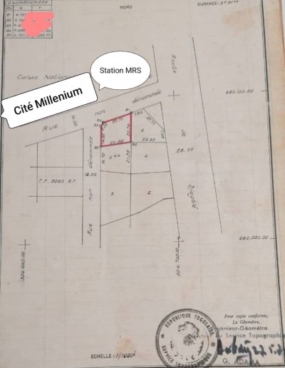 1 lot stratégique avec titre foncier au bord du goudron