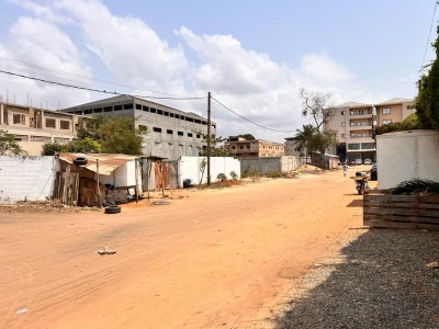2 lots collés avec titre foncier à 150m du goudron