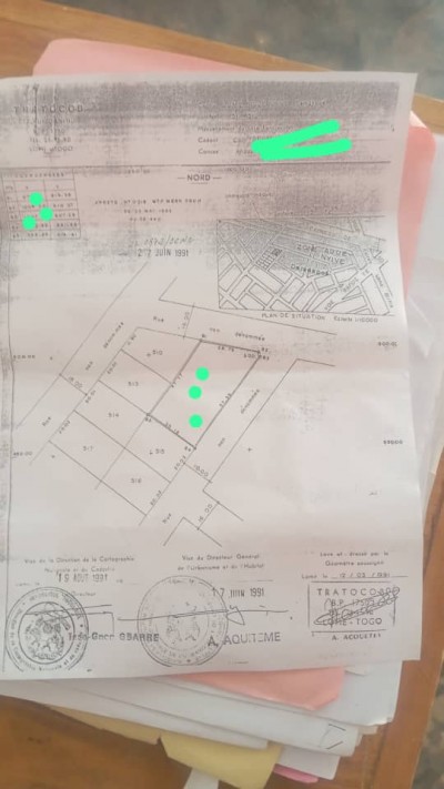 démi lot cloturé  avec 3 tampons à 200m du goudron