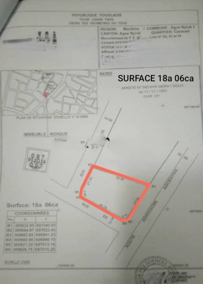 3 lots collés avec titre foncier en cours au bord du goudron