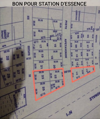 6 lots collés avec plan+mandat au bord du goudron
