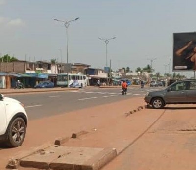 1 lot cloturé avec titre foncier à 30m du goudron