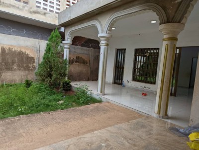 villa 4 chambres sur demi lot avec plan +mandat notarial