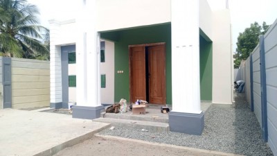 villa neuve 3 chambres sur démi lot avec titre foncier en cours