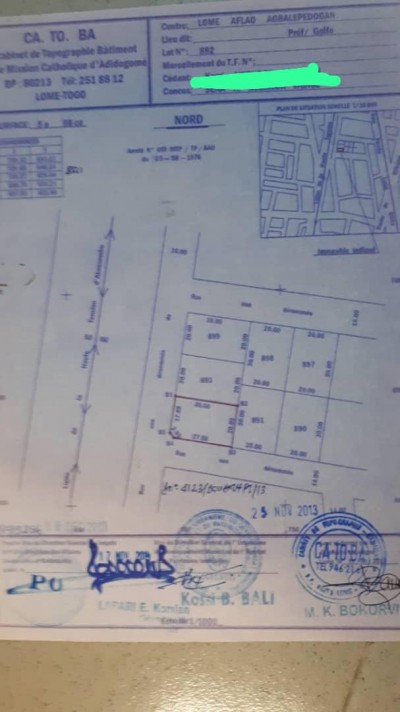 1 lot avec 3 tampons à 100m du goudron