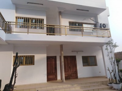 Belle villa duplex de 5 chambres avec titre foncier