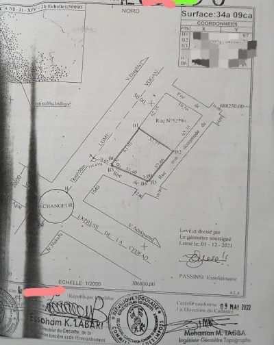 4 lots collés avec titre foncier au bord du goudron