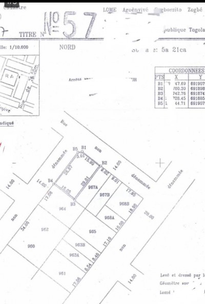 1 lot  avec titre foncier à 100m du goudron