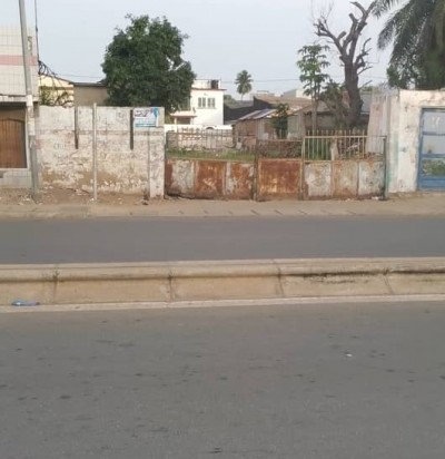 2 lots 1/4 collés avec titre foncier au bord du boulevard 13janvier