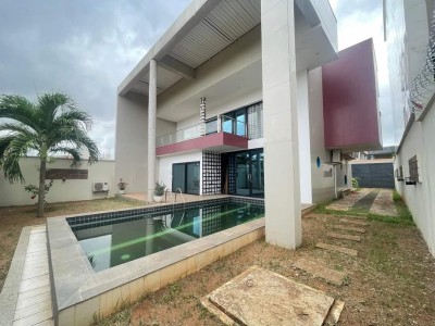 magnifique villa 4 chambres avec titre foncier dans la cité oua
