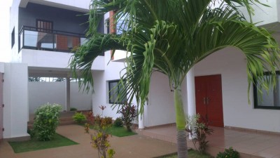 Superbe villa 4chambres.. 2 salons ..