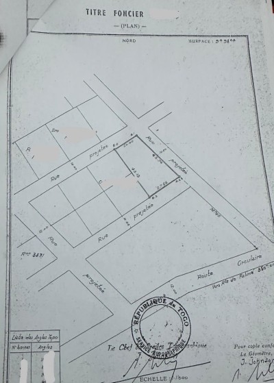 1 lot et démi avec titre foncier à 600m du goudron
