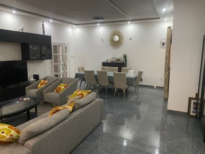 villa duplex 7 chambres sur 1 lot avec titre en cours cité boad