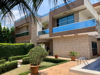 villa de haut standing 7 chambres sur 1 lot avec titre foncier