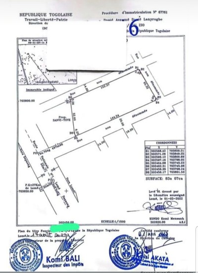 14 lots collés avec titre foncier à 300m du goudron