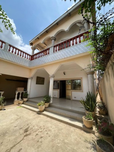 Villa duplex 3 chambres sur démi lot avec titre foncier