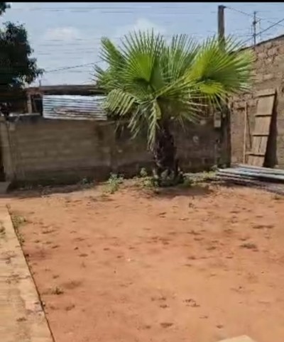1 lot cloturé avec titre foncier à 30m du goudron