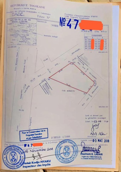 4 lots collés cloturés avec titre foncier à 400m du goudron