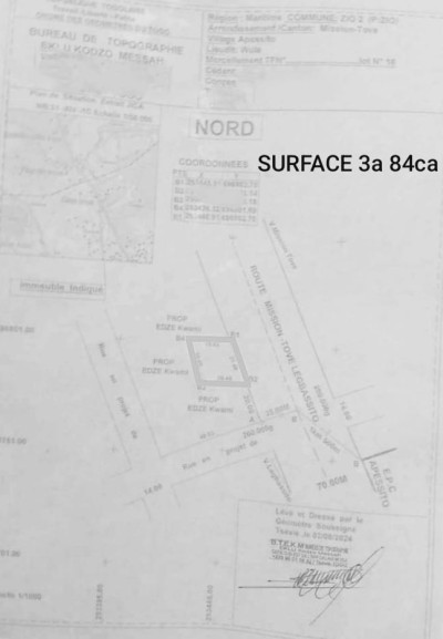 3/4 de lot avec plan otr au bord de la grande voie
