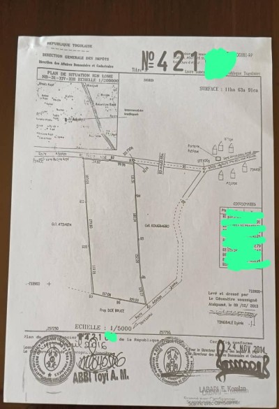 11 hectares collés avec titre foncier à 1km du goudron