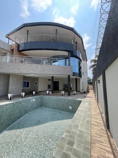 belle villa duplex de haut standing de 11 chambres + piscine