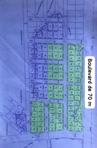 75 lots collés avec titre foncier à 1,5km du goudron