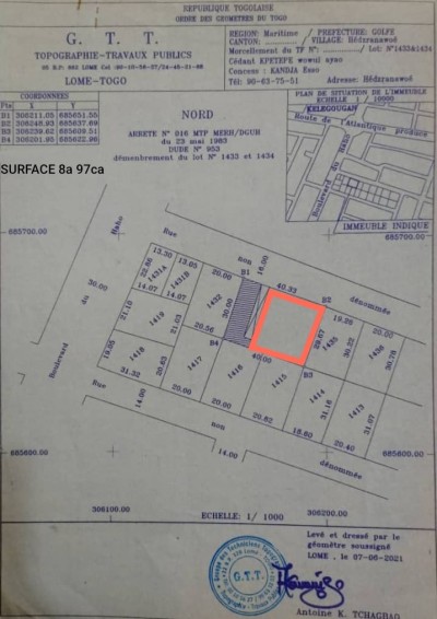 1 lot et démi  avec titre foncier en cours à 100m du goudron