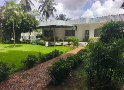 belle villa 4 chambres avec titre foncier à la caisse