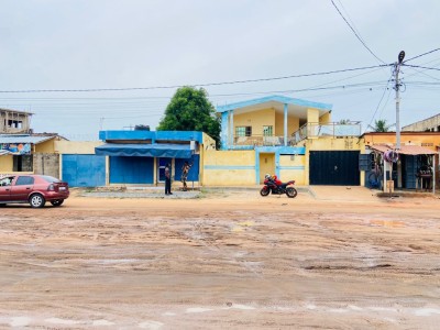 villa duplex 5 chambres sur démi lot avec 3 tampons