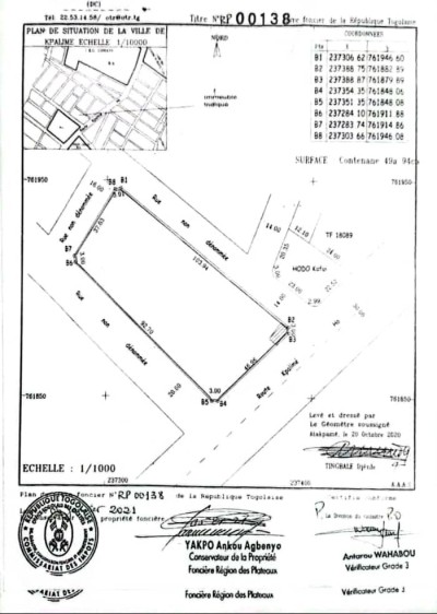 8 lots 1/4 collés cloturés avec titre foncier au bord du goudron