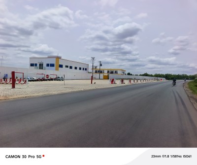 100 lots lotius avec plan lévé global au bord du goudron